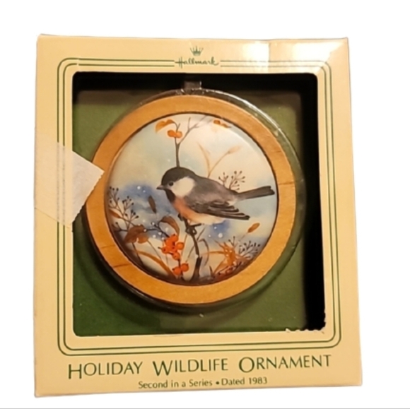 HALLMARK wildlife Collectible Ornament  Wildlife 1983 black Chickadee capped 2nd - Picture 2 of 5